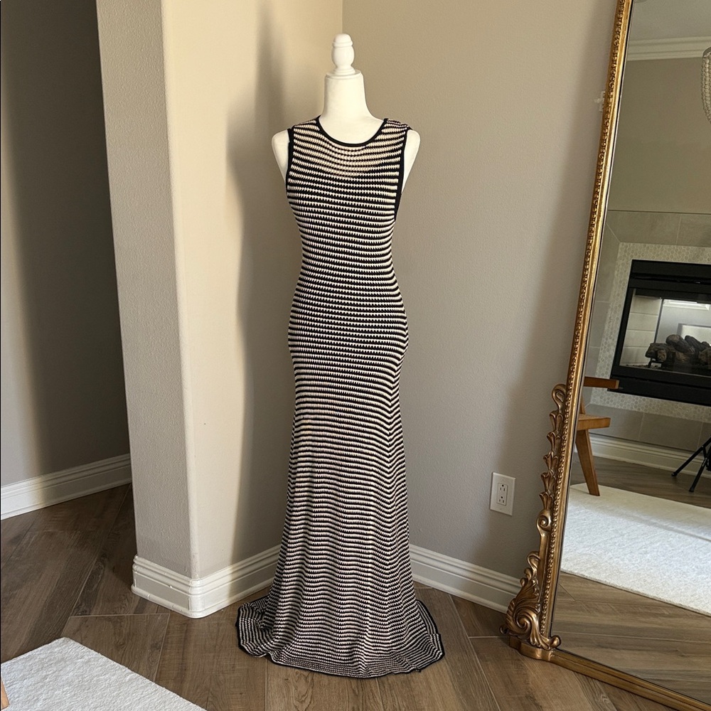 DISSH Sleek Black Maxi Dress